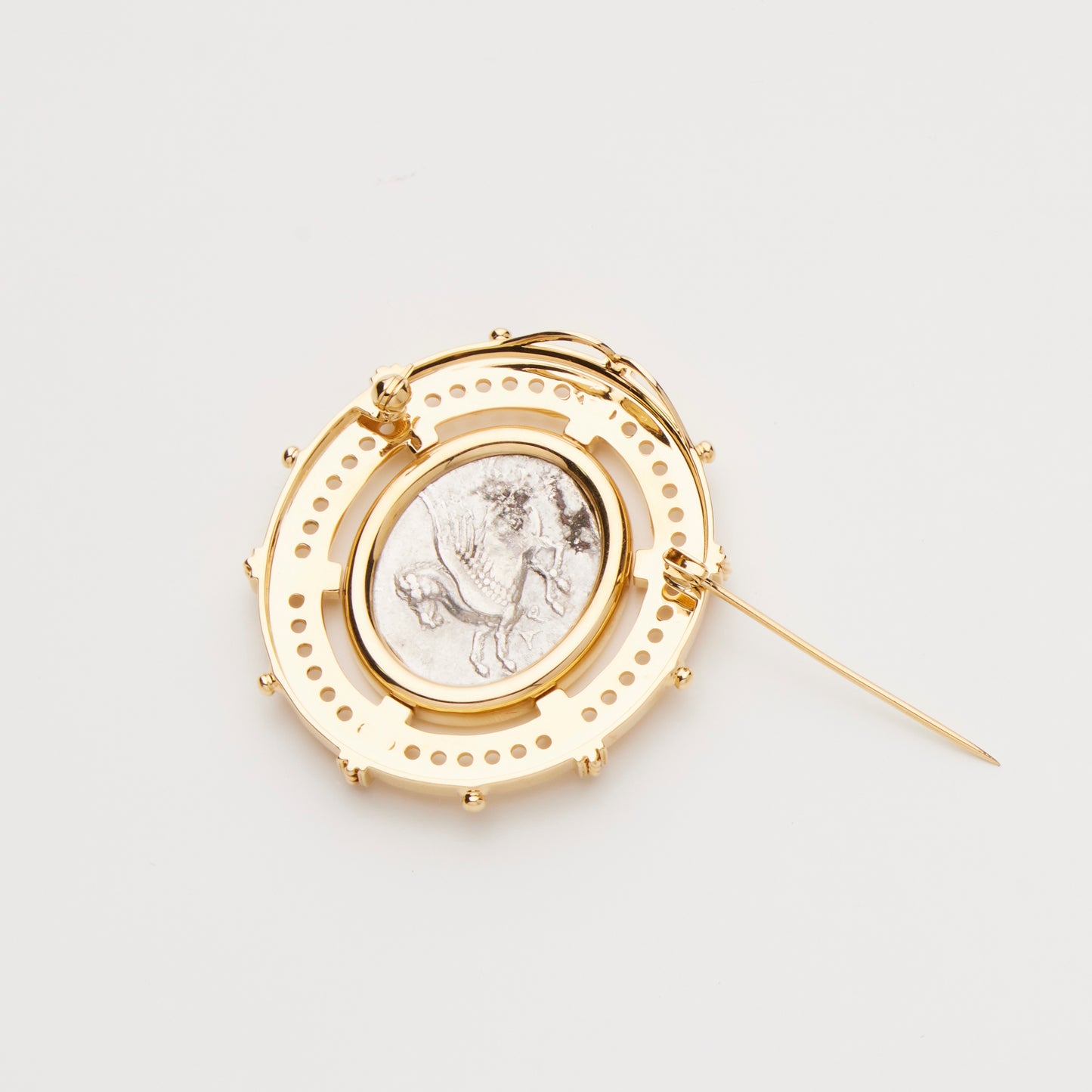 18K Gold Brooch/ Pendant