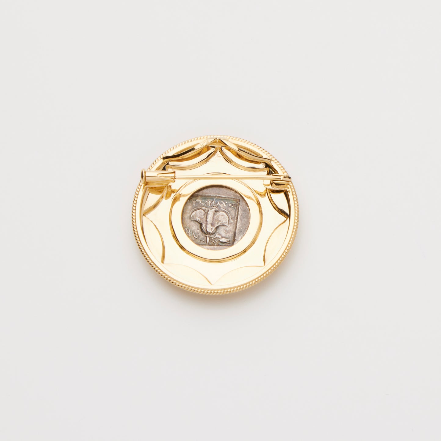 18K Gold Brooch