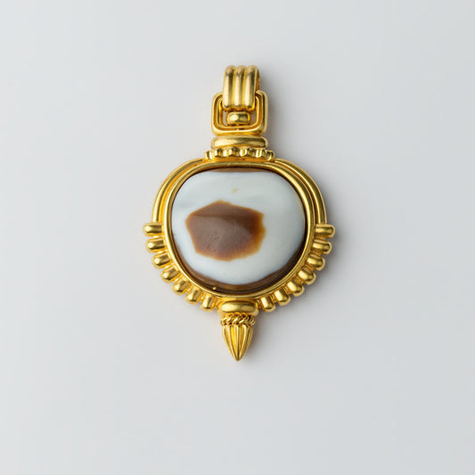 18K Gold Grooved Banded Eye Agate Pendant